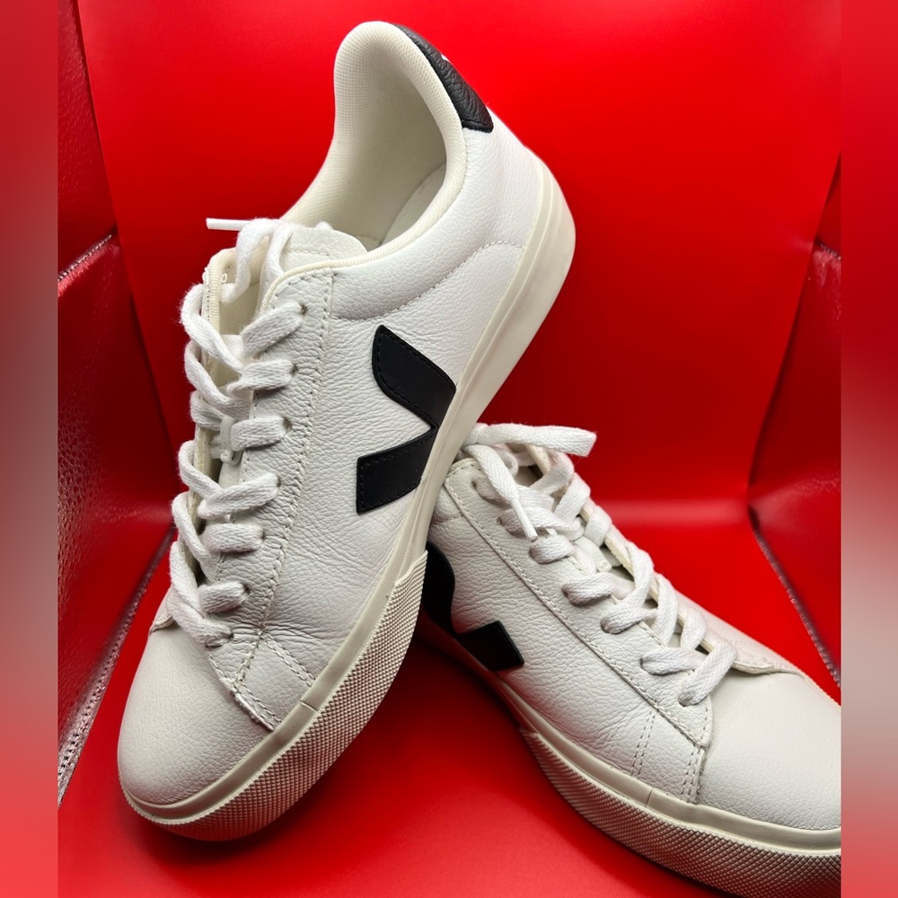 Veja Campo Chrome leather withe/black